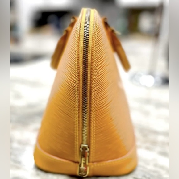 LV Alma bag - Picture 5 of 10